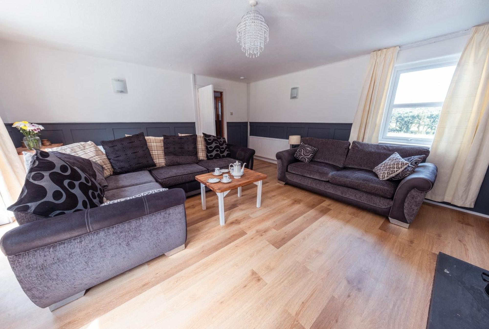 Large Country House With Garden, Outdoor Spa Area & Games Room With Hot Tub And Fire Pit Wigtown Exterior foto