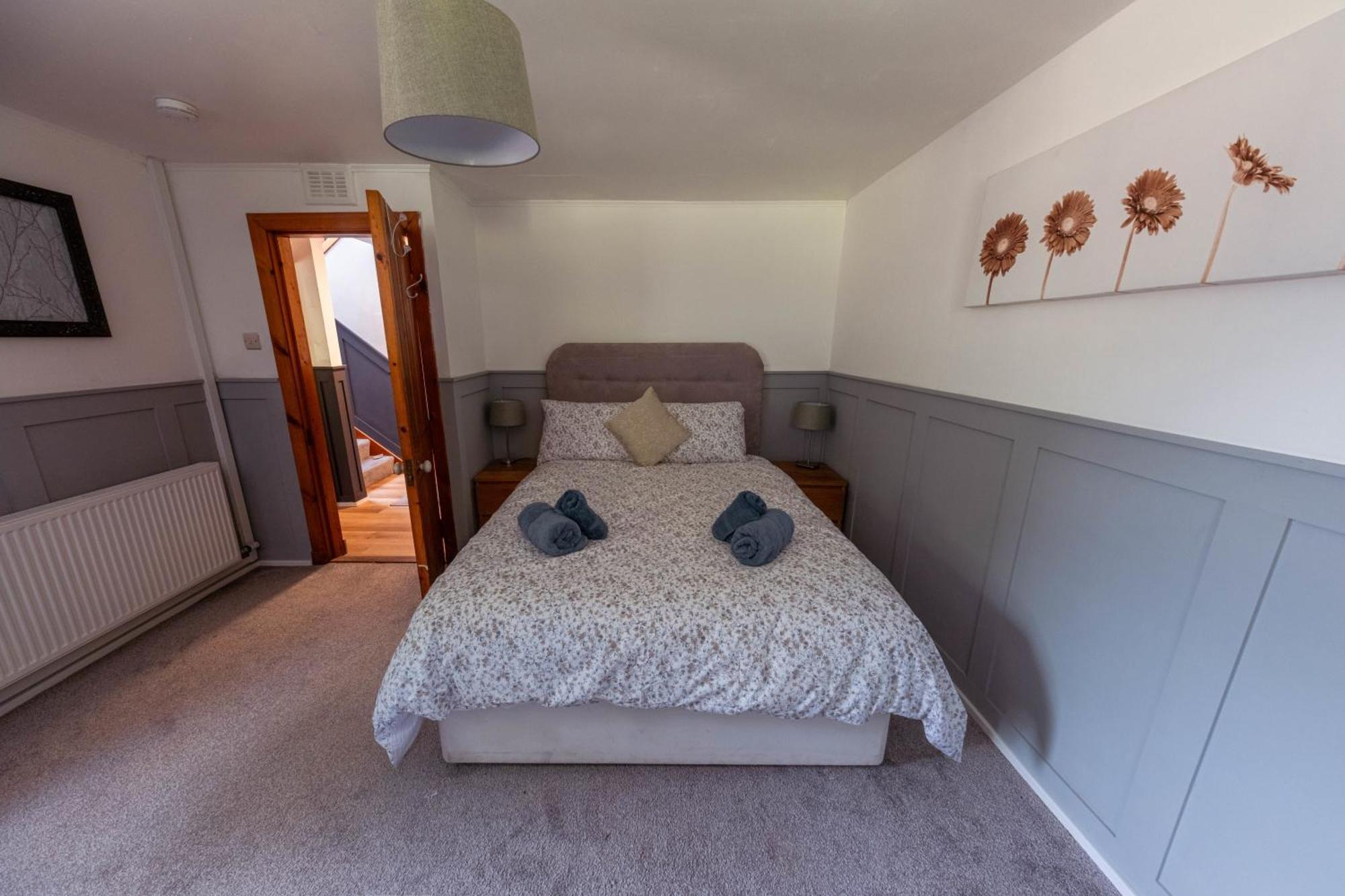 Large Country House With Garden, Outdoor Spa Area & Games Room With Hot Tub And Fire Pit Wigtown Exterior foto